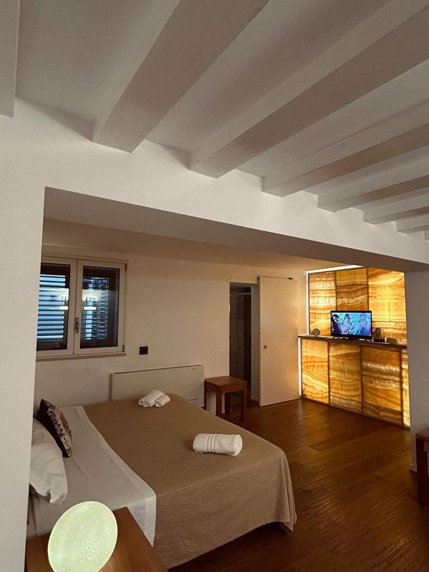 Prince Suite Palermo Luaran gambar